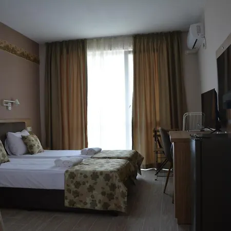 Apartamento детелини